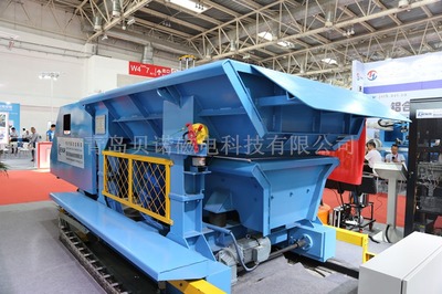 中频炉智能加料系统 振动加料小车引领环保高效生产新篇章